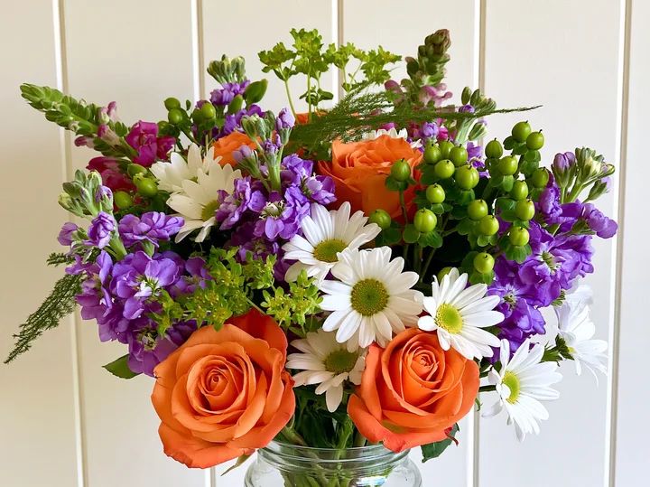 Phone photo close-up: the same flowers
